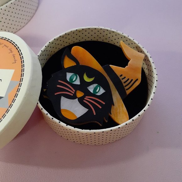 Erstwilder Jewelry - Erstwilder Hex Kitten Halloween Brooch New in Box